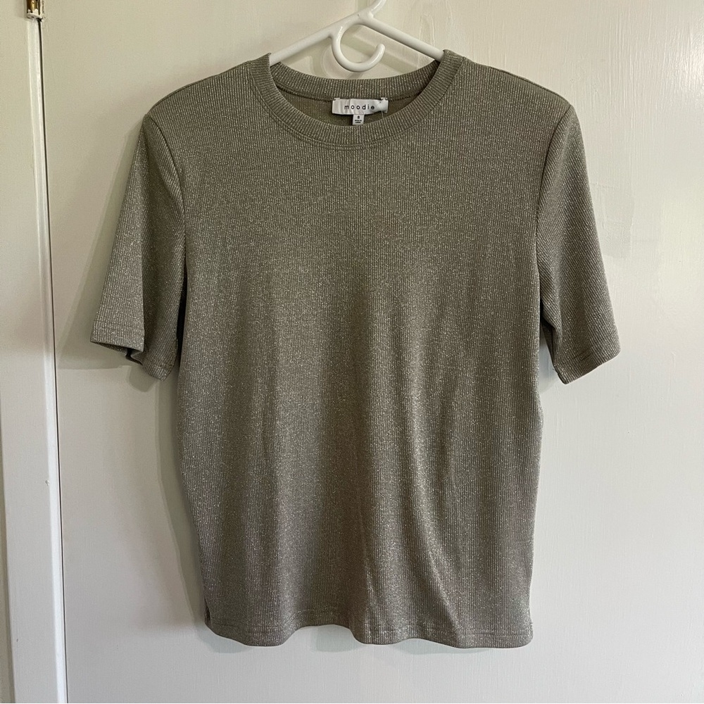 Moodie Women’s Short Sleeve Grey with Metallic Blouse With Shoulder Pads NWT